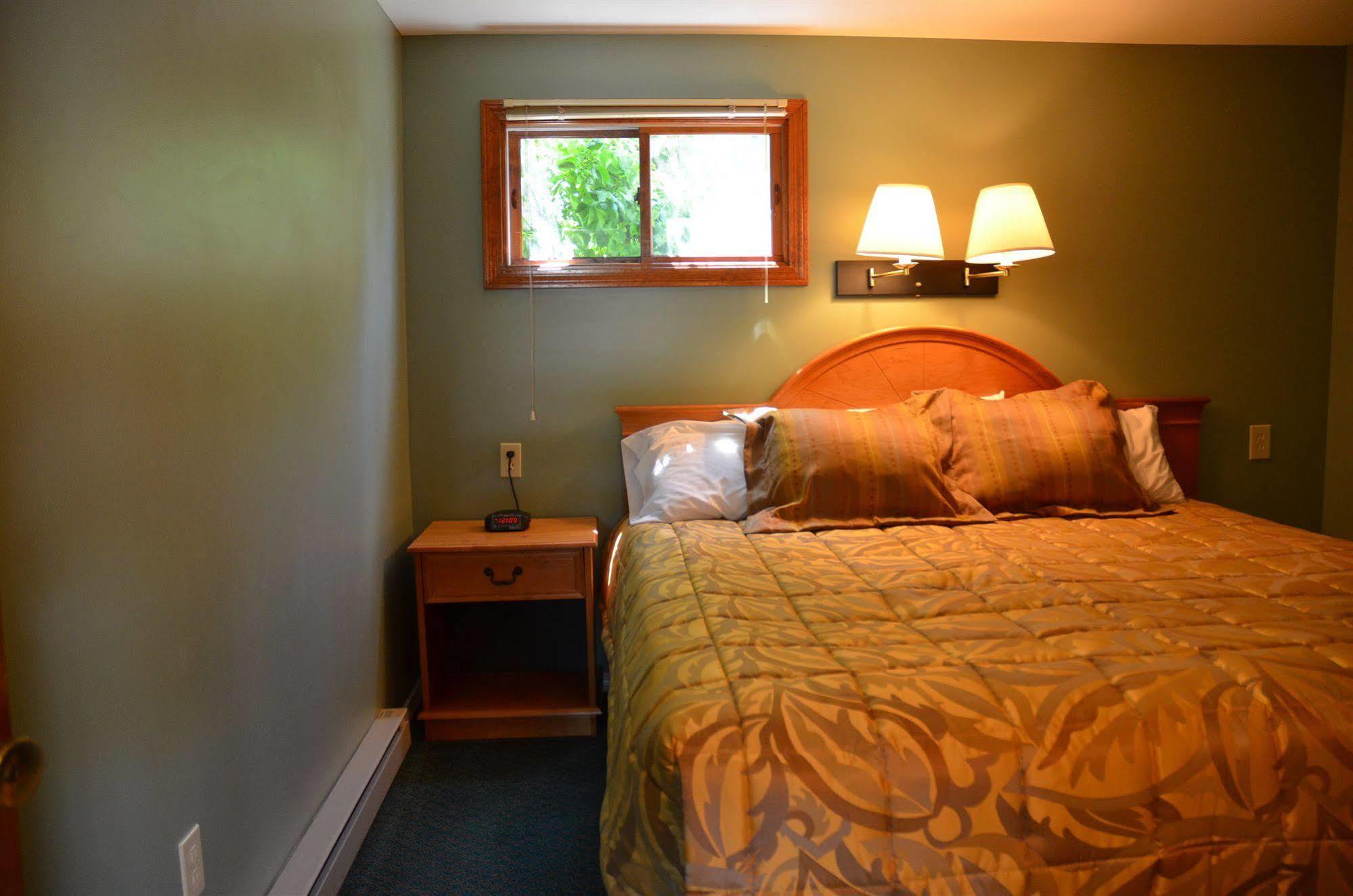 Motel Tides 2*
