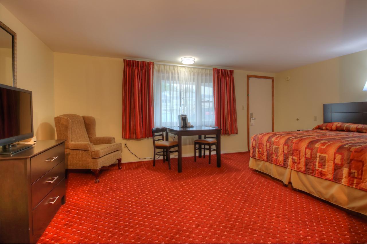 Tides Motel 2*